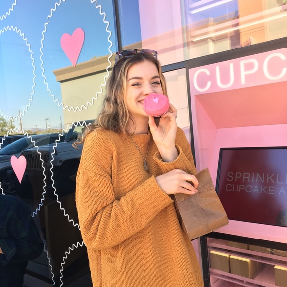 Meet your Posher, Brittney - Picture 1 of 1